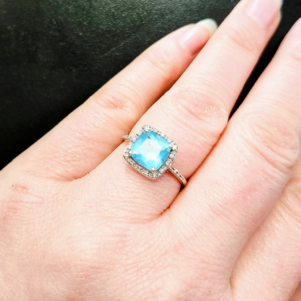 Michelle Albala Blue Topaz And Diamond White Gold Ring